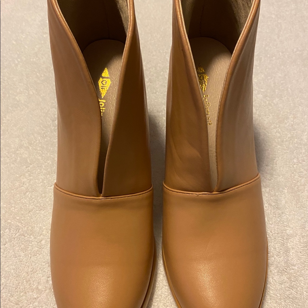 Brand New Amazingly Comfortable Boots By Jolimall  Box 51